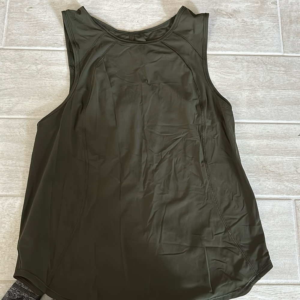 Dark Green Lululemon tank with keyhole in back